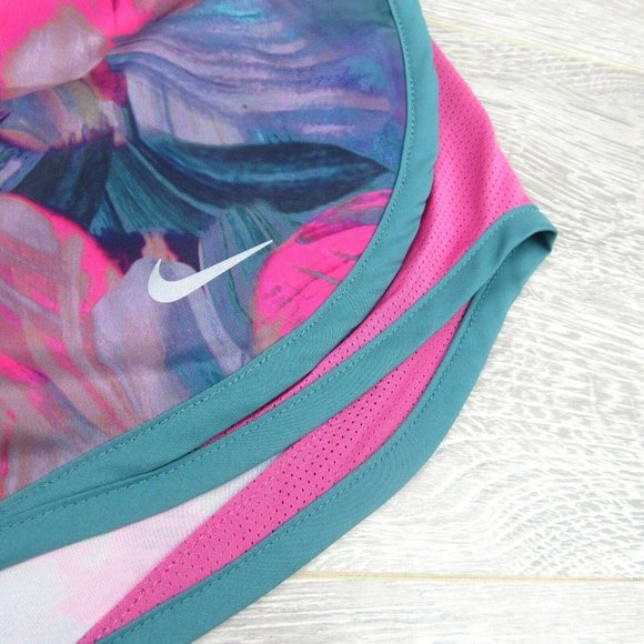 Nike Tempo Gym Running Shorts Womens Size Medium Cosmic Fuchsia NEW - Picture 4 of 9